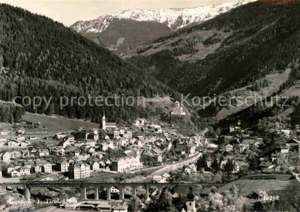 Landeck Tirol Fliegeraufnahme mit Viadukt
