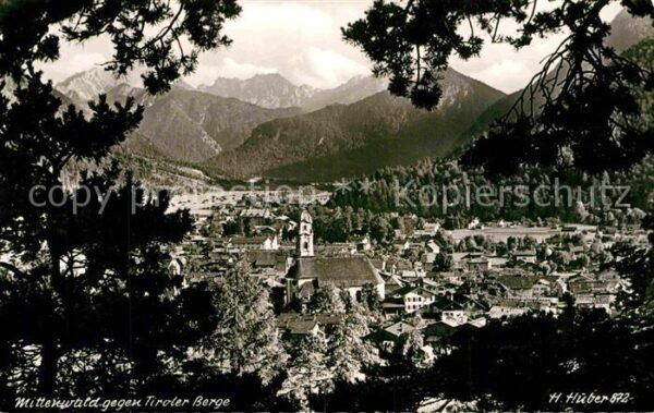 Mittenwald Bayern gegen Tiroler Berge