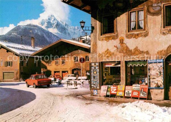 Mittenwald Bayern Ortspartie mit Blick zum Wetterstein Fa