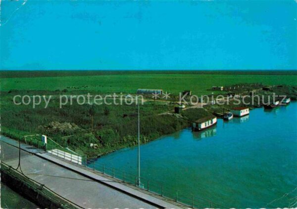 Lelystad Hausboote am Kanal Landschaftspanorama