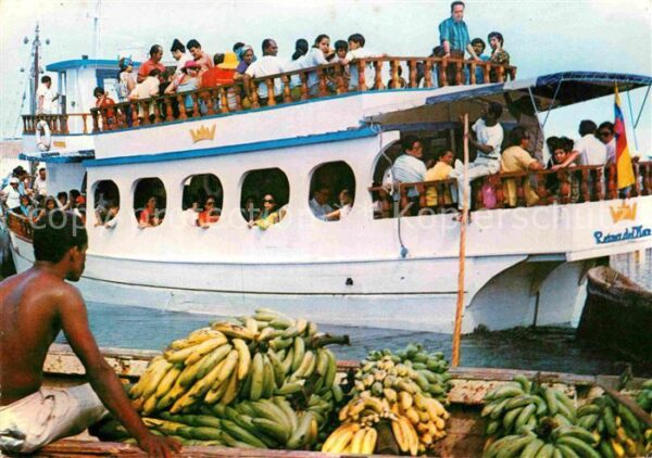 Cartagena Amazonas Reina del mar saliendo en su recorrido