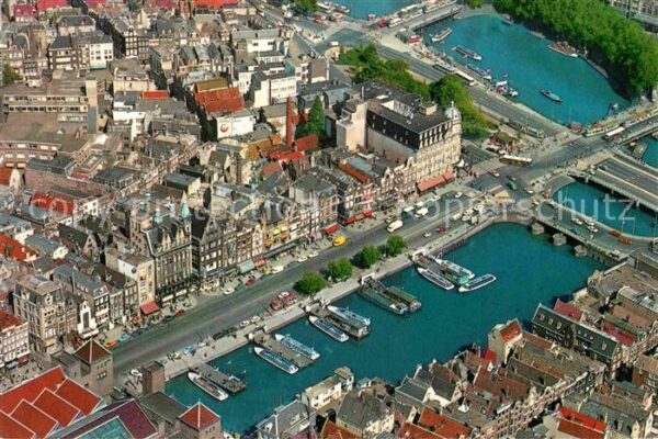 Amsterdam Niederlande Luchtopname Damrak en Prins Hendrikkade