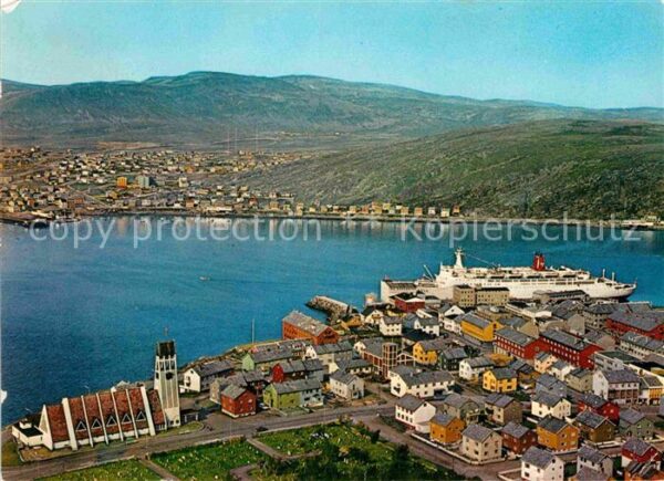 Hammerfest Stadtbild mit Kirche Fähre