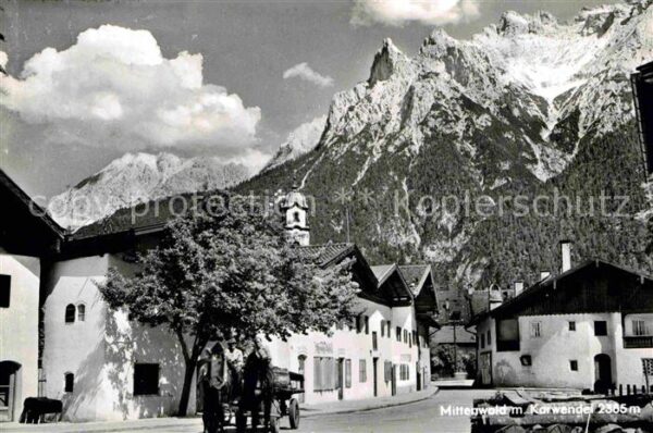 Mittenwald Bayern Ortsmotiv mit Kirche Pferdefuhrwerk Kar