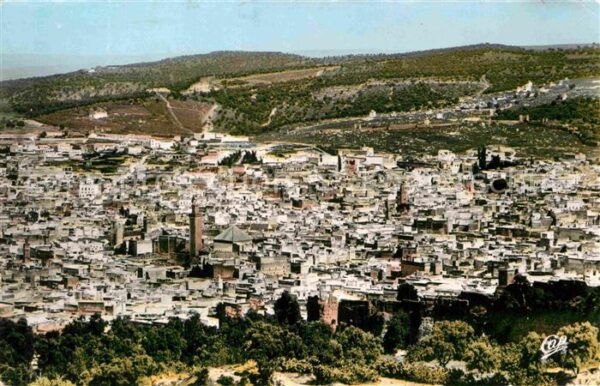 Fes Panorama vers la Mosquee Karouiine et l