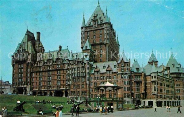Quebec Chateau Frontenac Terrasse Dufferin