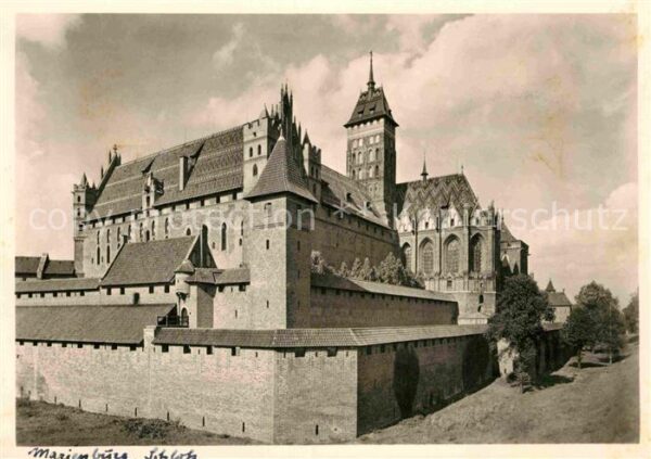 Nordstemmen Schloss Marienburg auf dem Marienberg