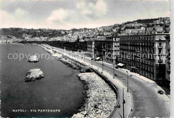 Napoli Neapel Via Partenope