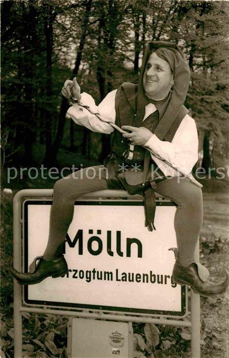 Moelln Lauenburg Eulenspiegelimitator auf dem Ortsschild