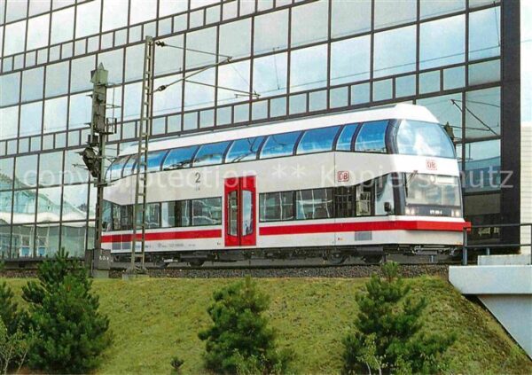 Lokomotive Doppelstock-Leichttriebwagen 670005 Deu