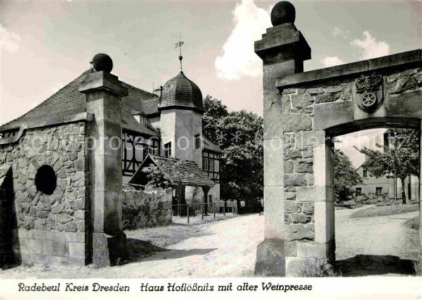 Radebeul Haus Hoflössnitz mit Weinpresse