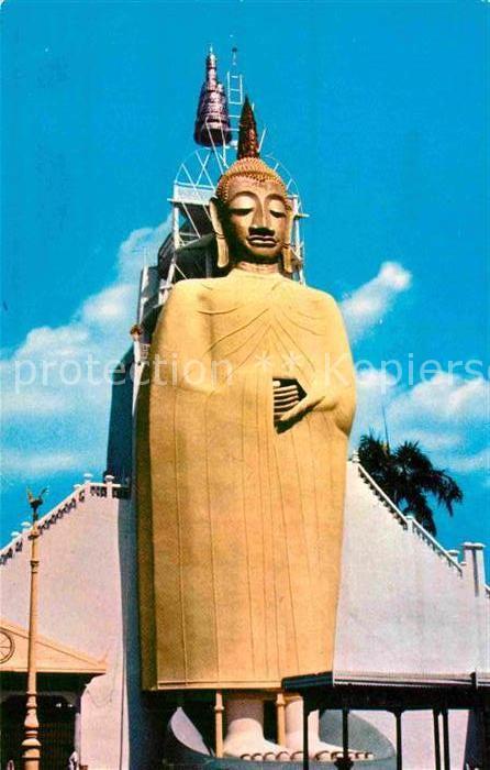Bangkok The standing Buddha at Bangkhum prom