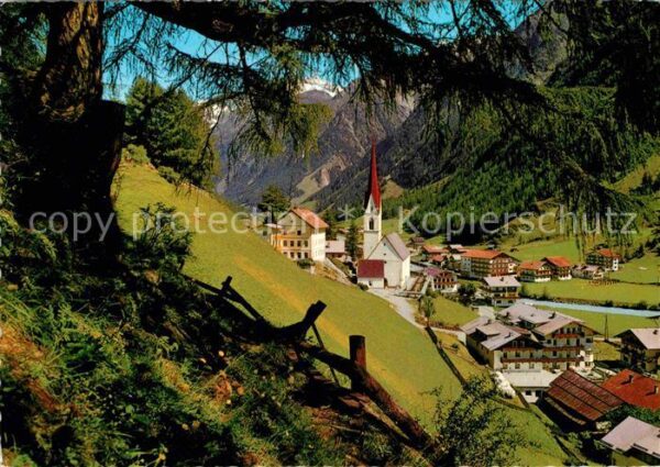 Soelden Oetztal Durchblick vom Waldrand aus Ortsansicht