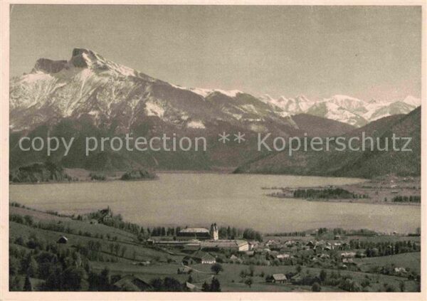 Mondsee Salzkammergut Panorama mit Blick zum Schafberg