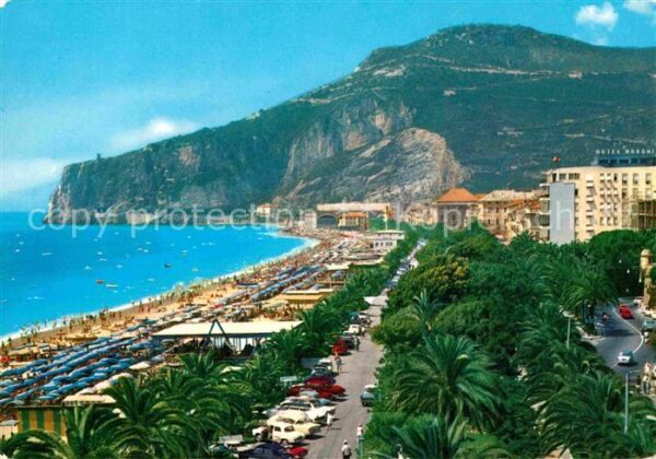 Finale Ligure Passeggiata a mare e spiaggia Promenade
