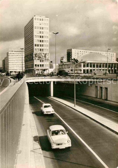 Berlin Autotunnel und Haus des Lehrers