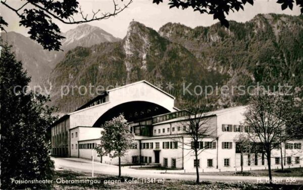 Oberammergau Passionstheater gegen Kofel Ammergauer