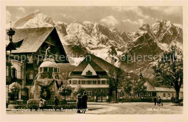 Garmisch-Partenkirchen Marktplatz Brunnen mit Zugspitzgruppe W