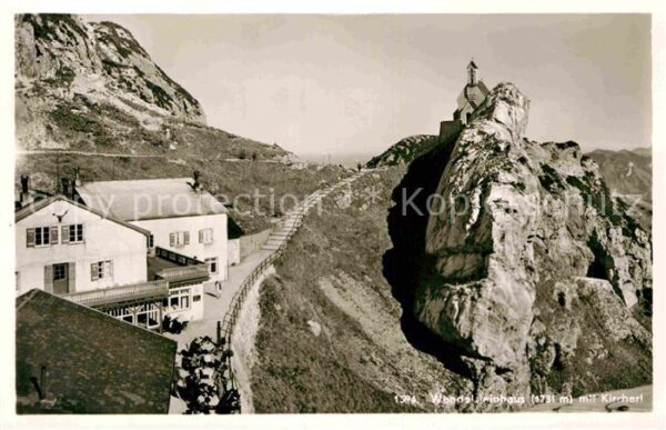 Wendelstein Berg Wendelsteinhaus mit Kircherl Bayerische