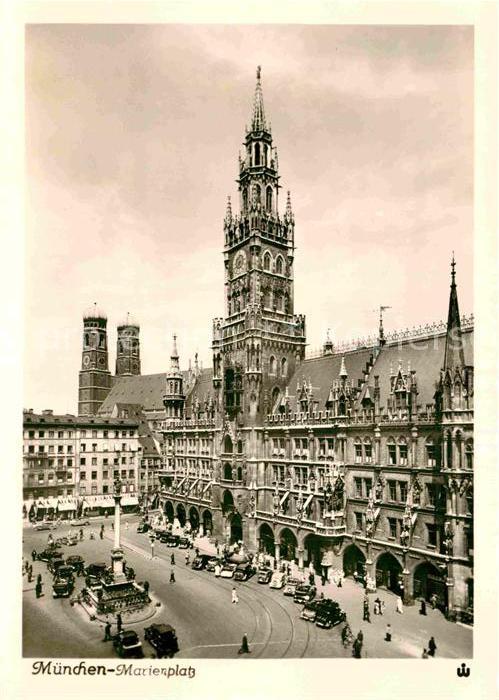 Muenchen Marienplatz Rathaus Frauenkirche