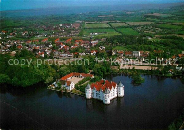 Gluecksburg Ostseebad Stadtbild mit Wasserschloss Fliegeraufn
