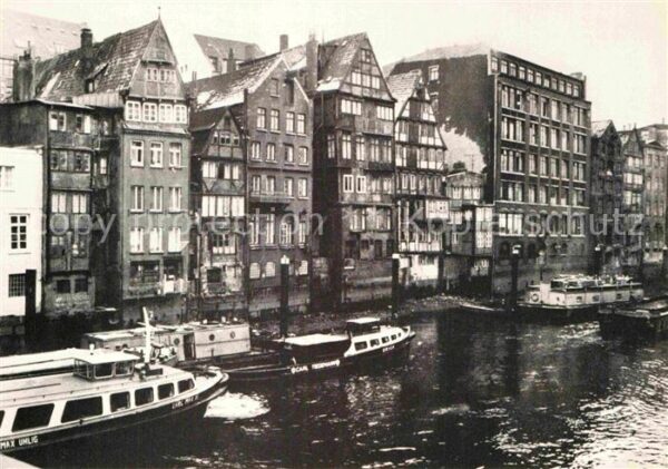 Hamburg Nikolaifleet mit Rückansicht der Häuser