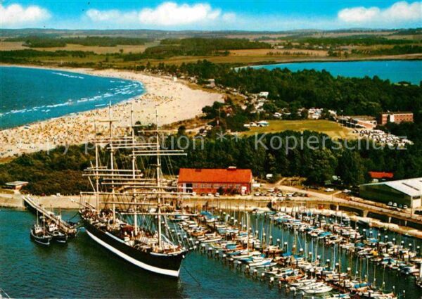 Travemuende Ostseebad Strand Hafen Segelschiff Viermaster Fli