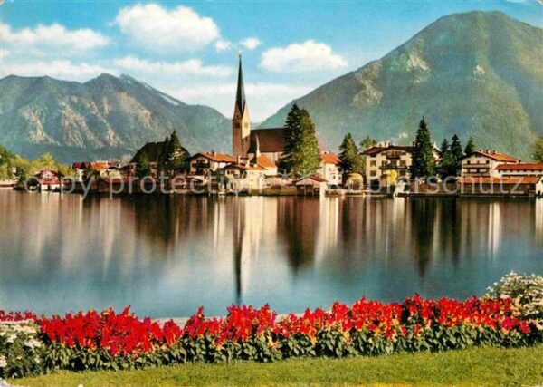 Rottach-Egern Uferpartie am See mit Blick zum Wallber