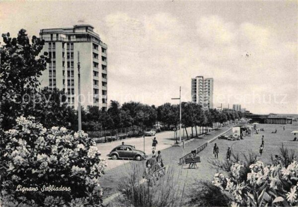 Lignano Sabbiadoro Strandpromenade Hochhaus Hotel