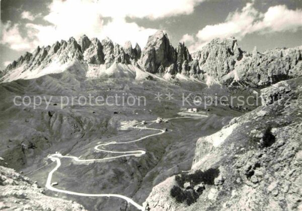 St Ulrich Groeden Tirol Grödnerjoch mit Tschiergruppe