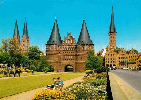 Luebeck Holstentor mit St Marien und St Petri
