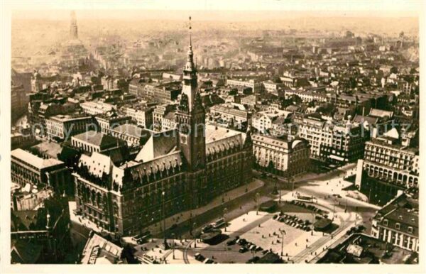 Hamburg Fliegeraufnahme Rathaus mit A.H.-Platz