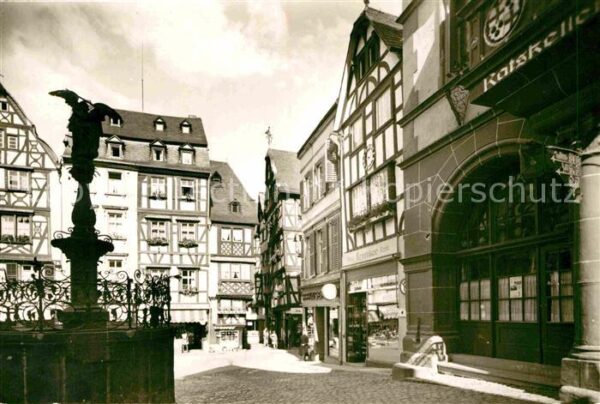 Bernkastel-Kues Fachwerk Brunnen Ratskeller