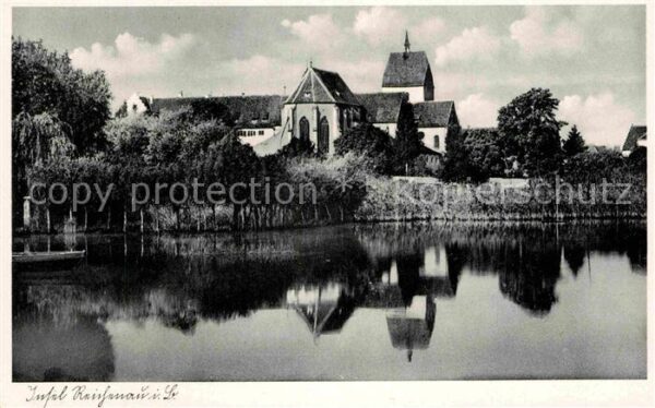 Insel Reichenau Kirchenpartie am Wasser