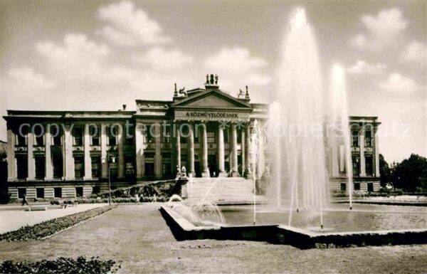 Szeged Muzeum Brunnen