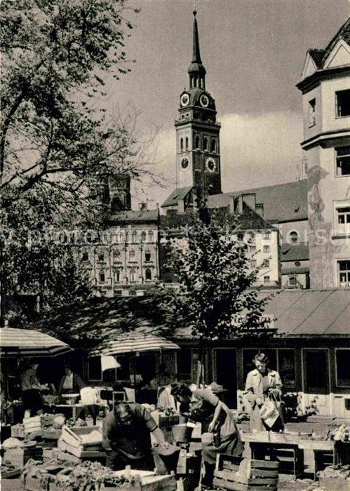 Muenchen Viktualienmarkt Alter Peter