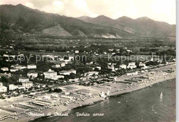 Marina di Massa Luftaufnahme Strand