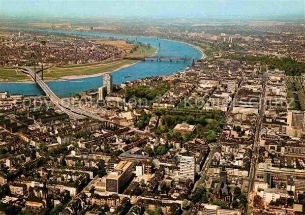 Duesseldorf am Rhein Fliegeraufnahme