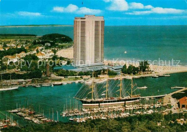 Travemuende Ostseebad Hafen Segelschiff Viermaster Hotel Flie
