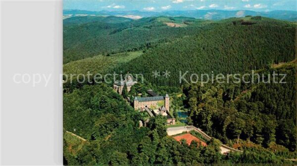 Attendorn Burg Schnellenberg Fliegeraufnahme
