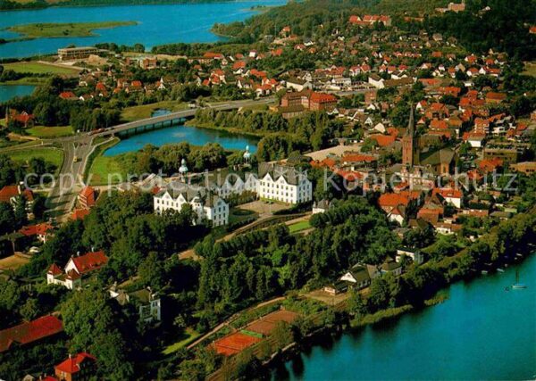 Ploen See Schloss Naturpark Holsteinische Schweiz