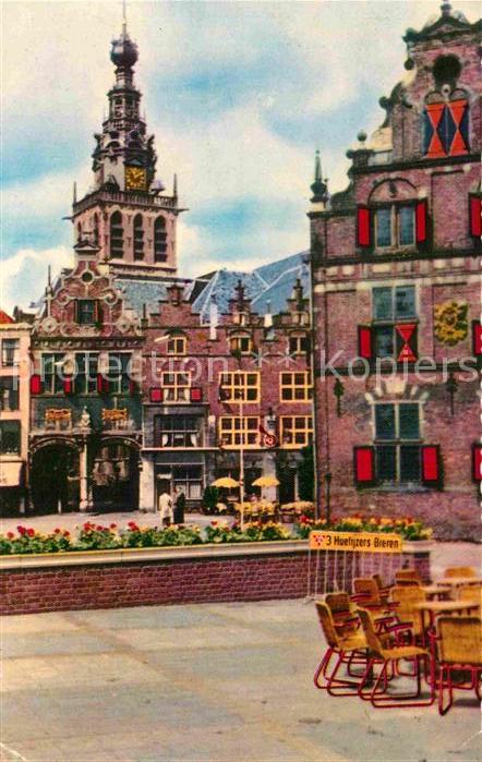 Nijmegen Grote Markt met Waaggebouw
