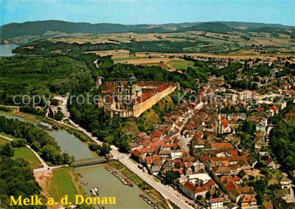 Melk Donau Fliegeraufnahme mit Donau