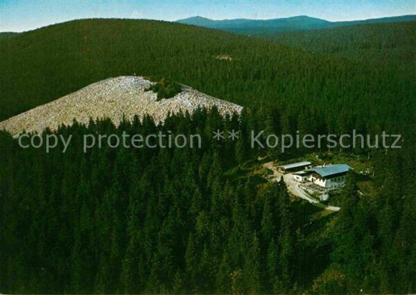 Lusenschutzhaus mit Gipfel Bayerischer Wald Fliegeraufn
