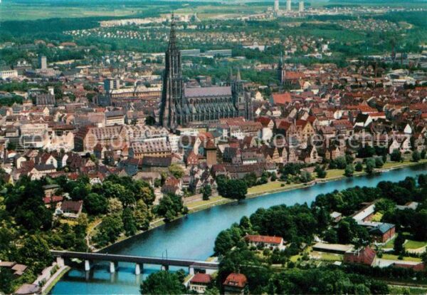 Ulm Donau Gesamtansicht Stadtzentrum Münster Flie