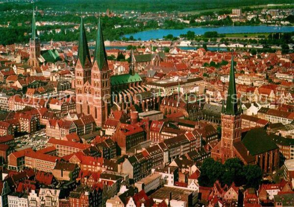 Luebeck Altstadt Kirchen Hansestadt Fliegeraufn