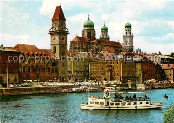 Passau Partie an der Donau mit Dom Ausflugsdam