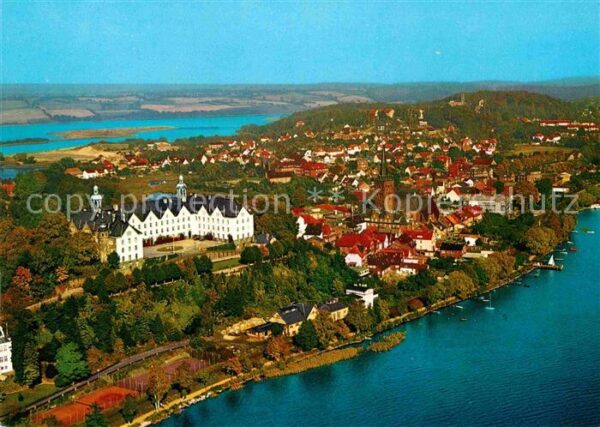 Ploen See Schloss Naturpark Holsteinische Schweiz
