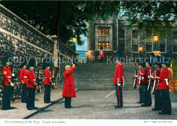 Leibgarde Wache Ceremony of the Keys Tower of London