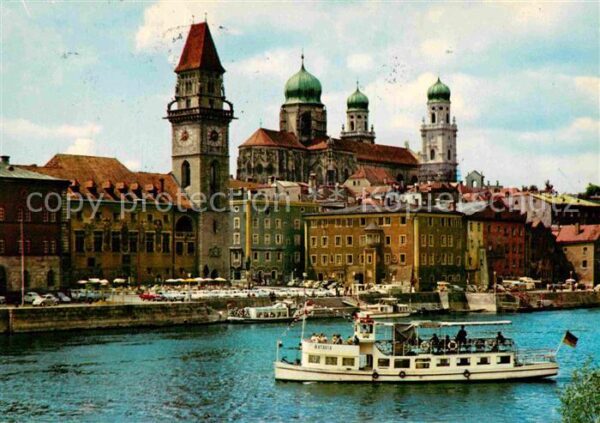 Motorboote Batavia Passau Dom